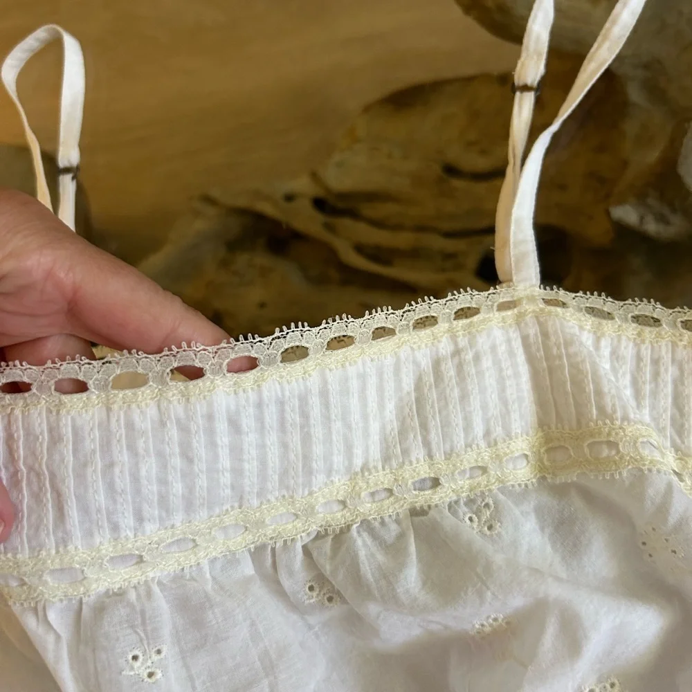 Abercrombie & Fitch white lace trim tank top - Picture 4 of 6